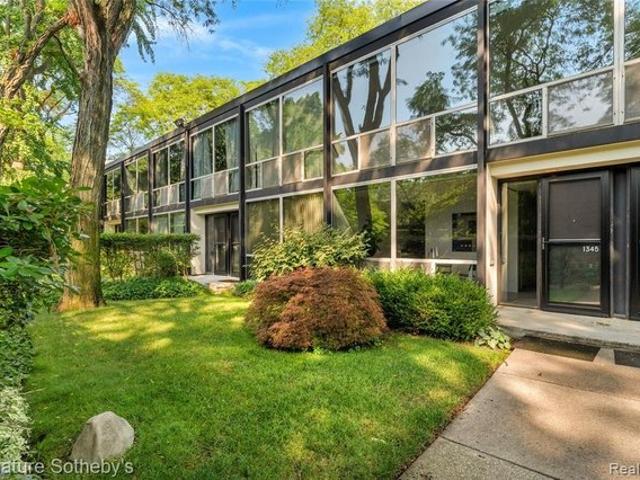 Townhouse for sale in Detroit, Michigan