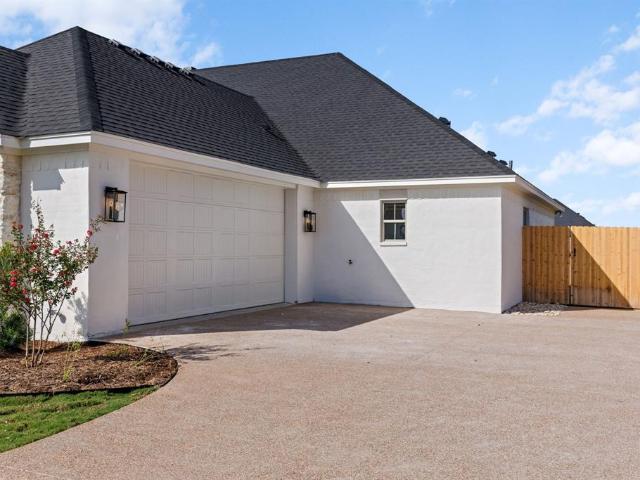 House for sale in Hewitt, Texas