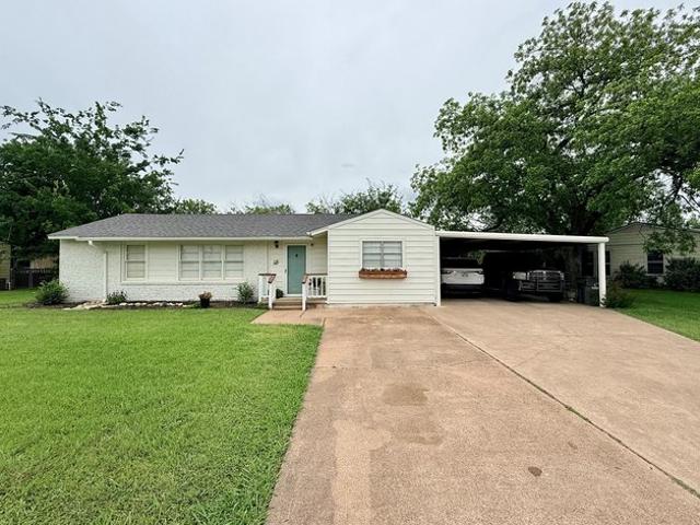 House for sale in De Young, Texas