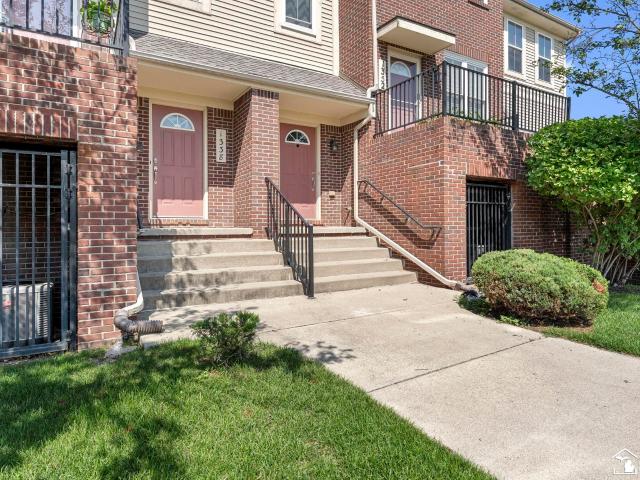 Condo for sale in Waterford, Michigan