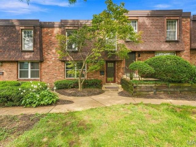 Condo for sale in Chesterfield, Missouri