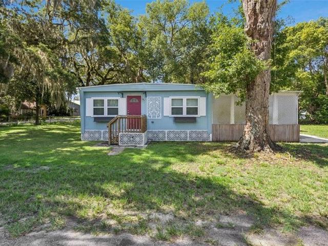 House for sale in Ocklawaha, Florida