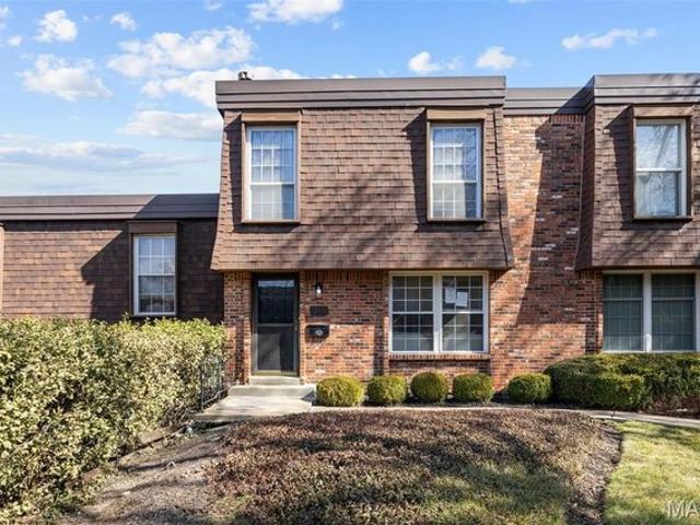 Condo for sale in Chesterfield, Missouri