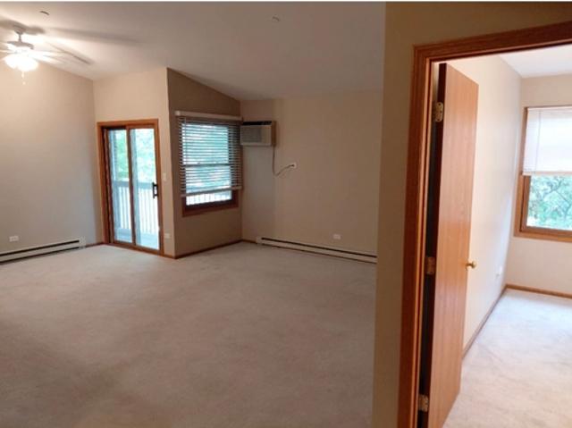 Condo for sale in Mchenry, Illinois