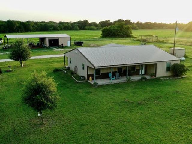 House for sale in Mount Calm, Texas