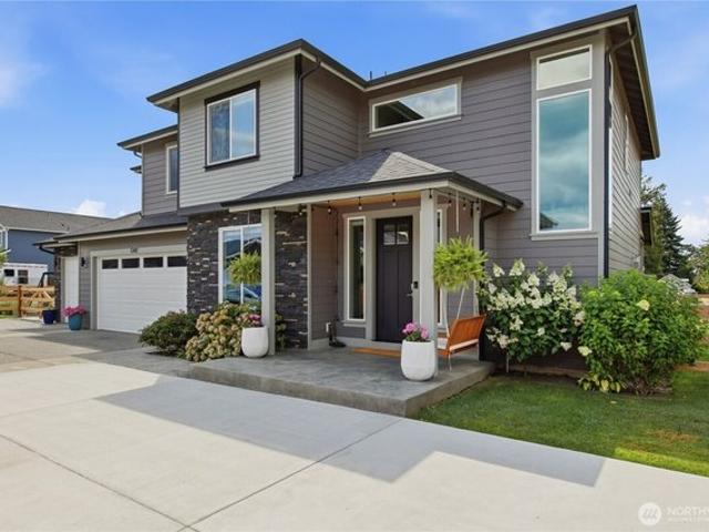 House for sale in Enumclaw, Washington