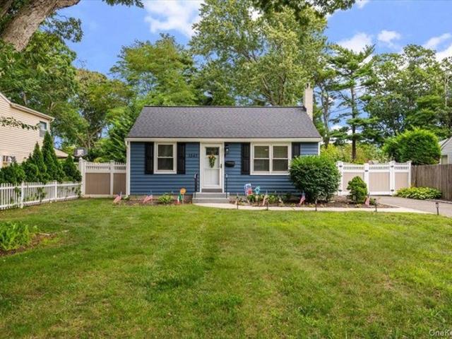 House for sale in Bohemia, New York