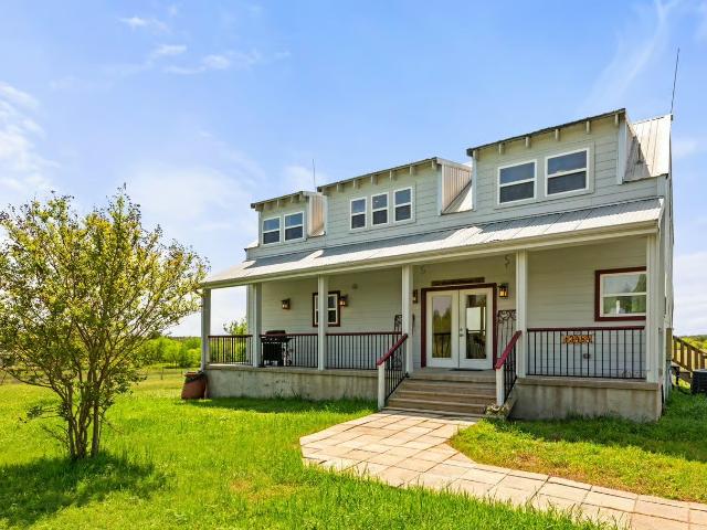 House for sale in Dale, Texas