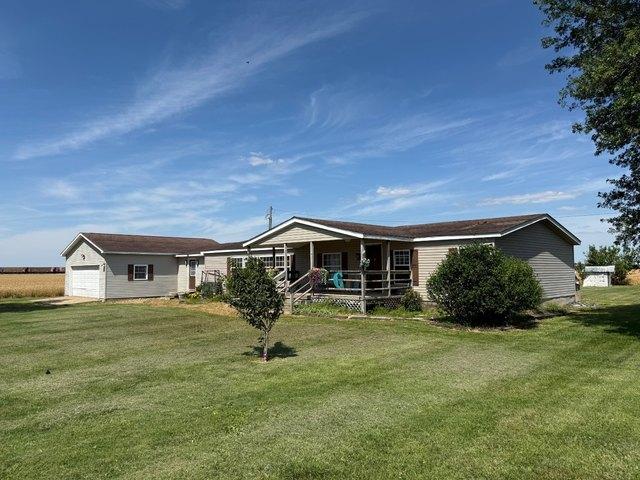 House for sale in Carmi, Illinois