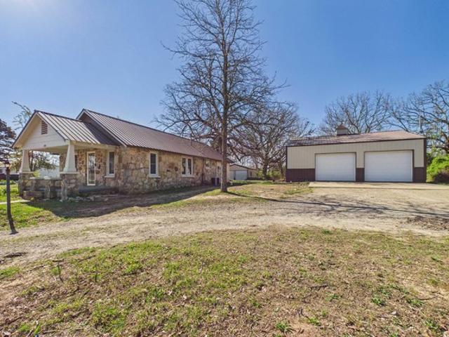 House for sale in Gainesville, Missouri