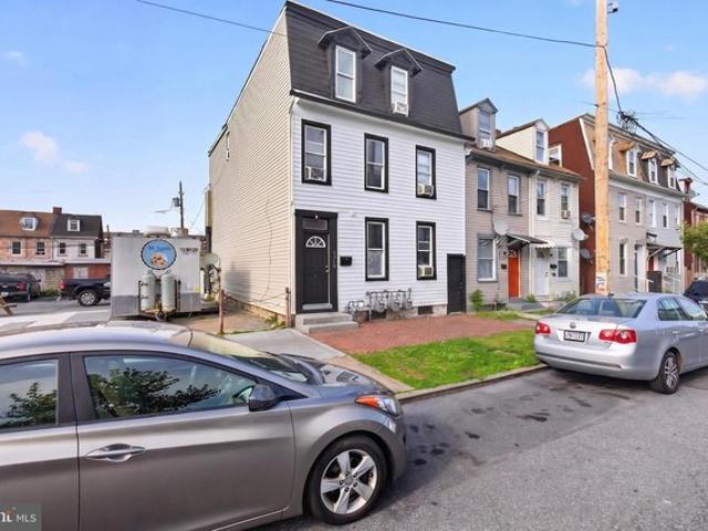 Townhouse for sale in Harrisburg, Pennsylvania
