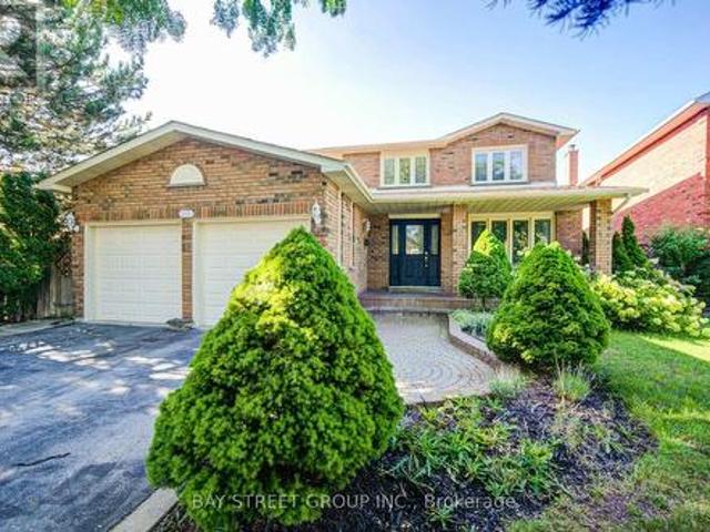 House for sale in Oakville, Golden Horseshoe