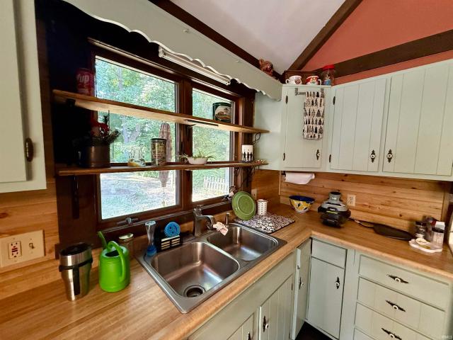House for sale in Loogootee, Indiana