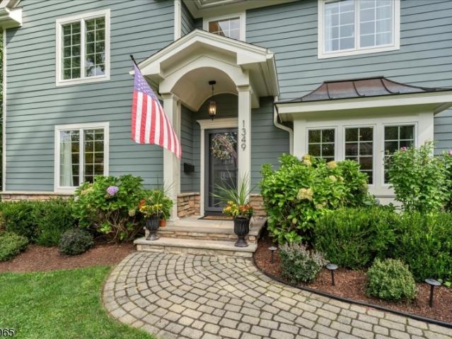 House for sale in Mountainside, New Jersey