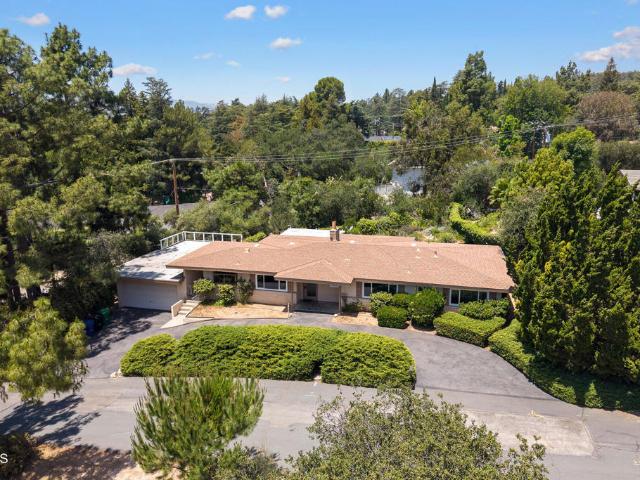 House for sale in La Canada Flintridge, California