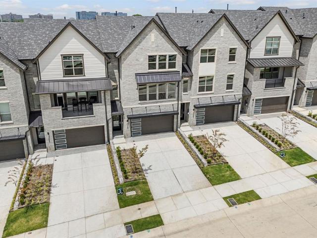 Townhouse for sale in Irving