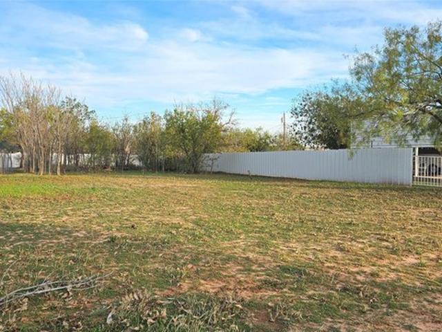 Land for sale in Taylor, Texas