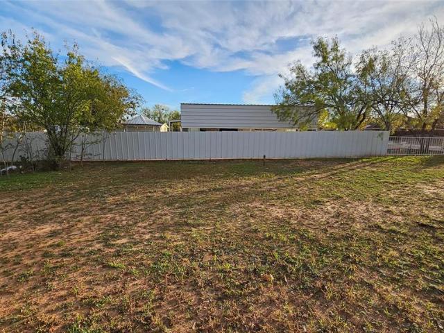 Land for sale in Taylor, Texas