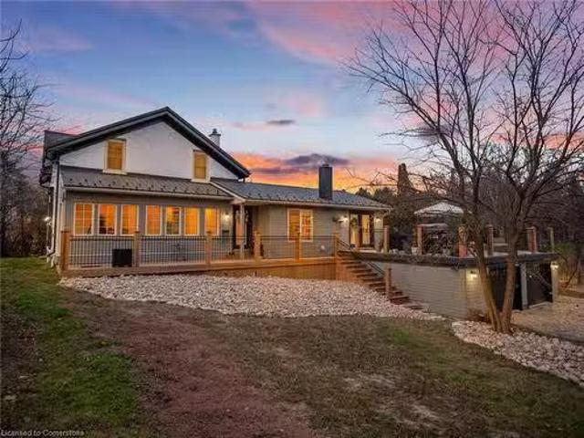 House for sale in New Dundee