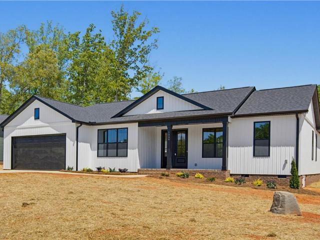 House for sale in Stokesdale, North Carolina