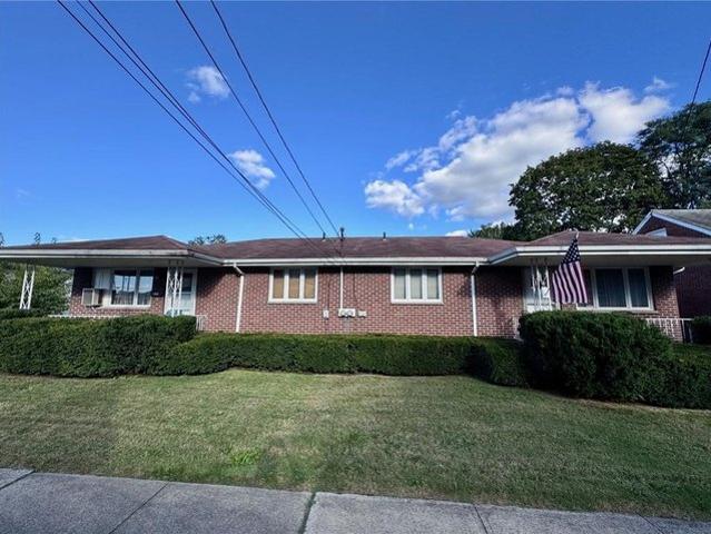 House for sale in Springdale, Pennsylvania