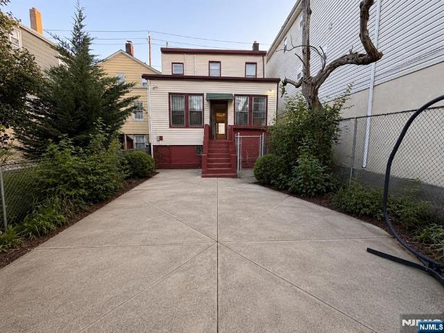 House for sale in Hudson, New Jersey