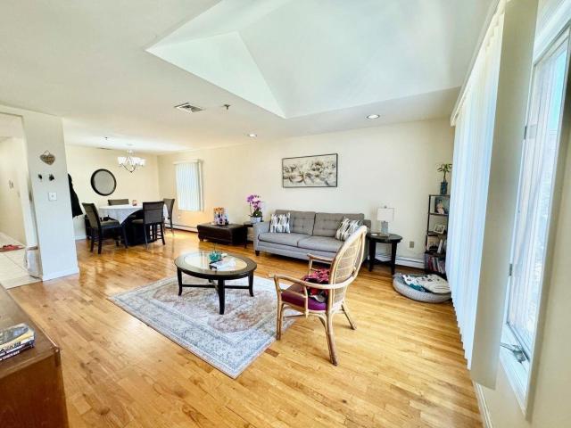 Duplex for rent in Guttenberg
