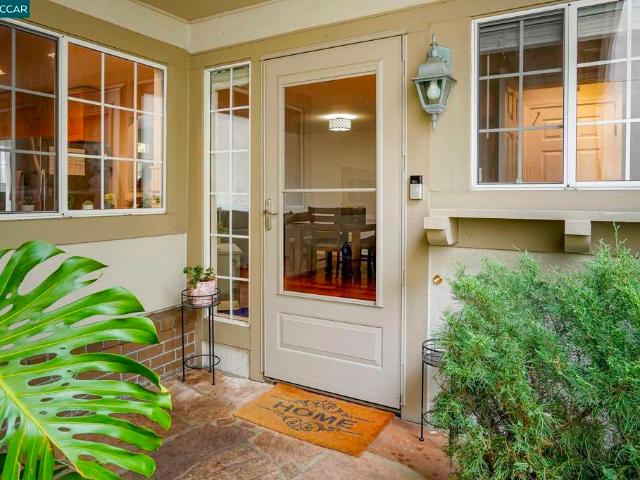 Condo for sale in Hercules, California
