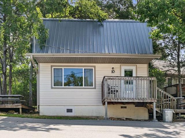 House for sale in Stone, Missouri