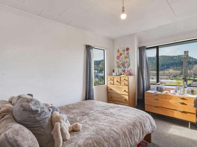 House for sale in Otakou