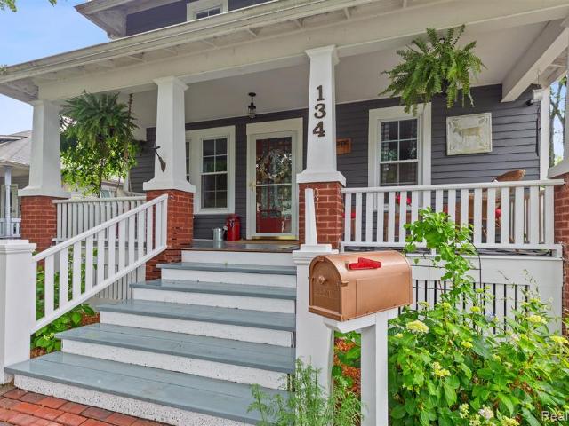 House for sale in Mount Clemens