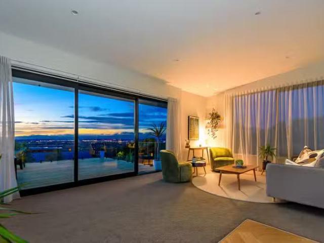 House for sale in Chaslands, Canterbury
