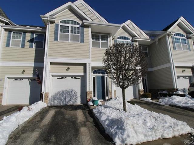 Condo for sale in Centereach, New York