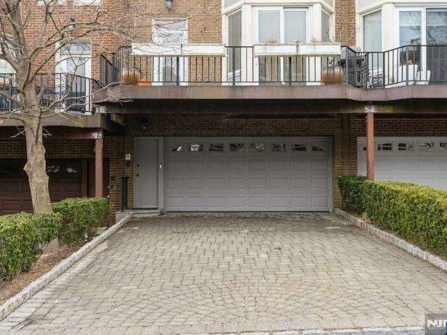 Townhouse for sale in Fort Lee