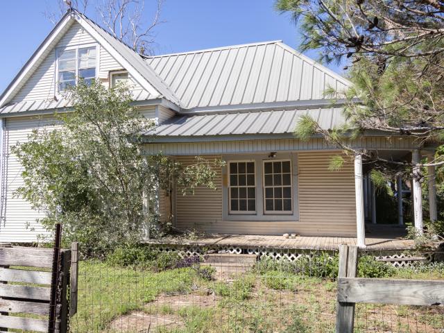 House for sale in Knippa, Texas
