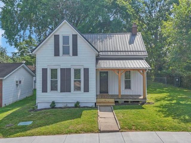 House for sale in Senecaville, Guernsey County