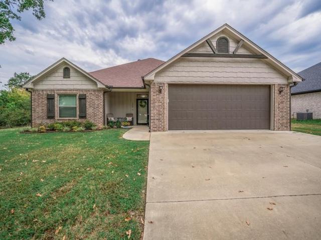 House for sale in White Oak, Texas