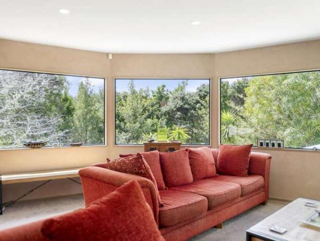 House for sale in Chatswood, Kaipātiki