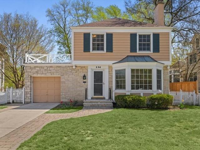 House for sale in Wilmette, Illinois
