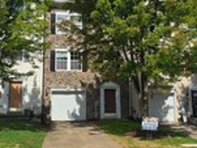 Townhouse for sale in Falling Waters, West Virginia