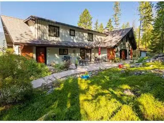 House for sale in Sirdar, British Columbia