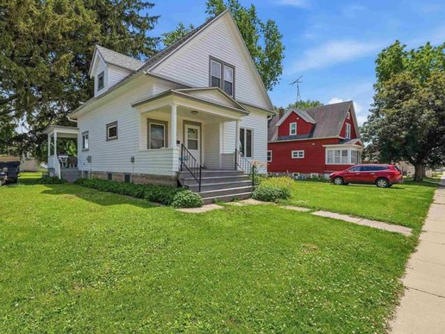 House for sale in Juneau, Wisconsin