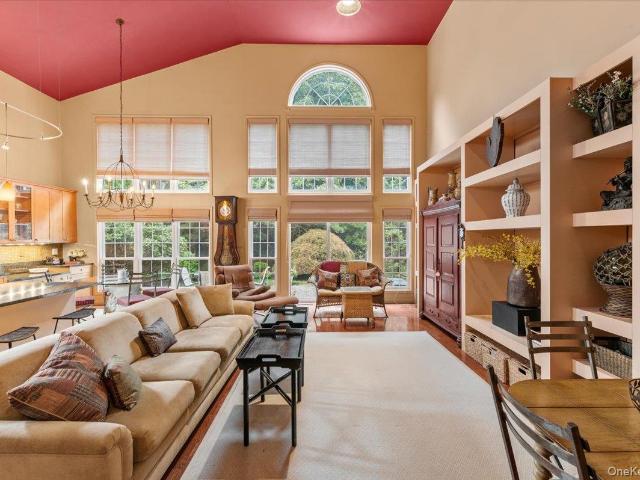 Condo for sale in The Hamlet on Olde Oyster Bay, Plainview