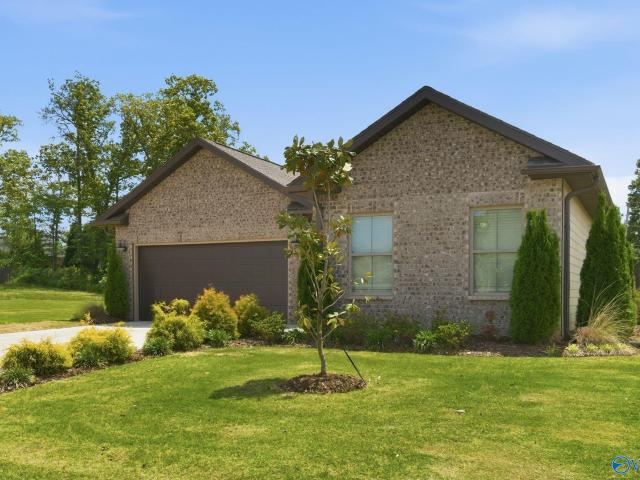 House for sale in Harvest, Alabama