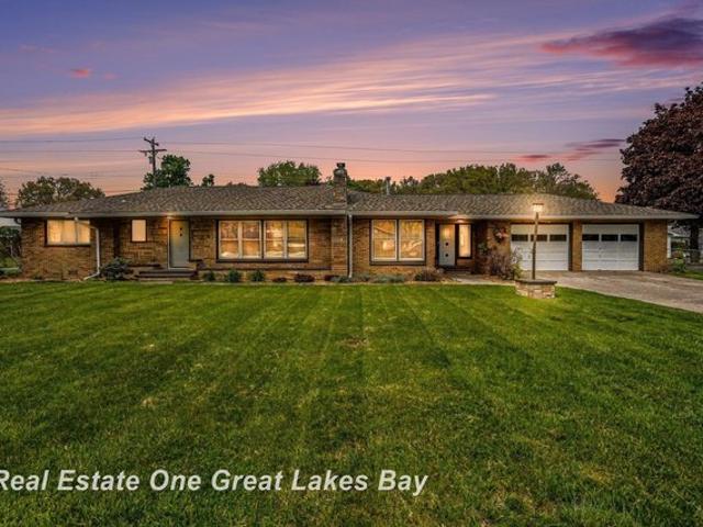 House for sale in Saint Charles, Michigan