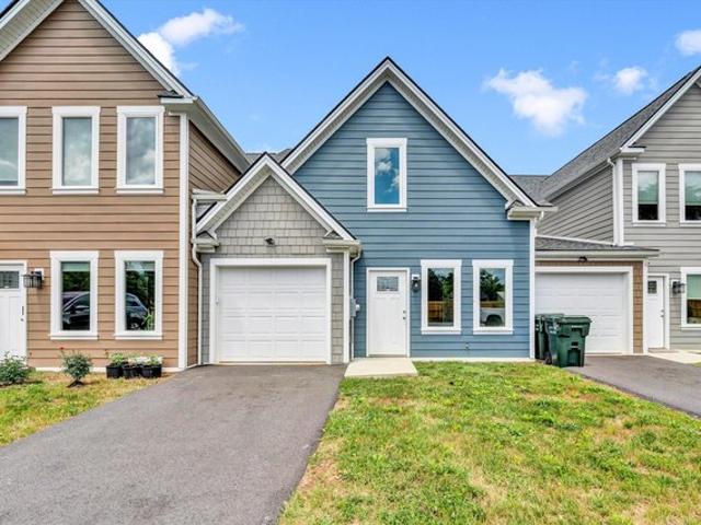 Townhouse for sale in Virginia