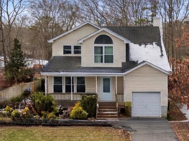 House for sale in Centereach, New York