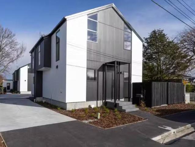 Apartment for sale in Chaslands, Canterbury