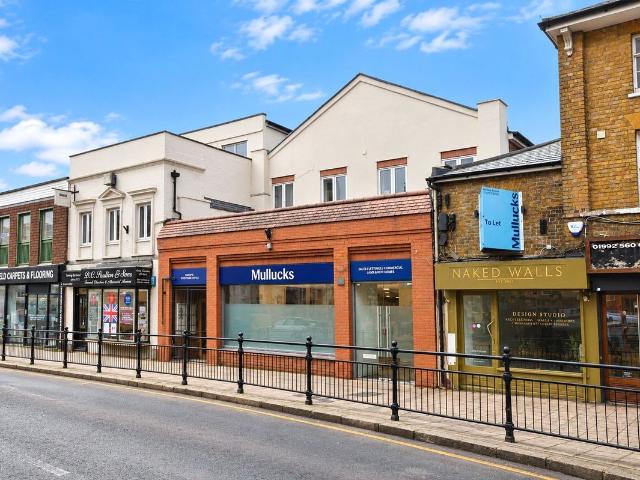 Apartment for rent in Ivy Chimneys, Epping Forest
