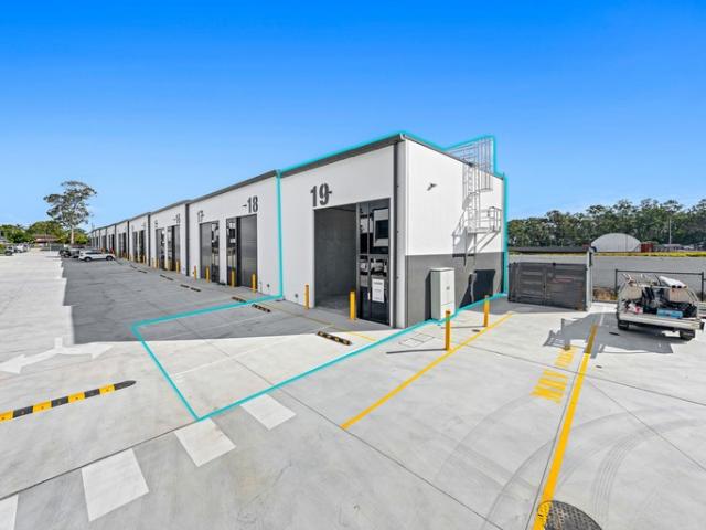 Warehouse for rent in Toombul, Queensland